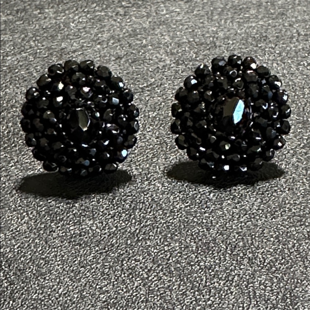 LC Lauren Conrad Black Faceted Glass Beaded Vintage Clip On Earrings